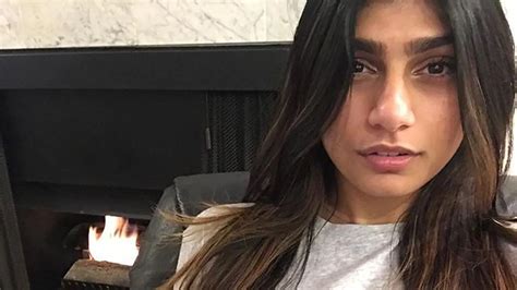 Mia Khalifa Berhenti Main Film Panas Setelah Diancam Isis Showbiz