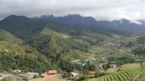 HOTEL & RESORT: The Cottage Hotel Kundasang (View village and Mount ...