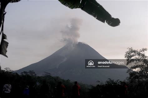 Endonezya Daki Merapi Yanarda Nda Volkanik Hareketlilik Kaydedildi