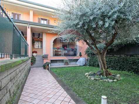 Villa A Schiera In Vendita Roma Re Max Italia