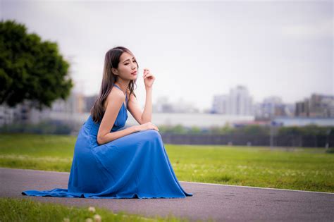 Pictures Blurred Background Girls Asian Sit Dress 2560x1706