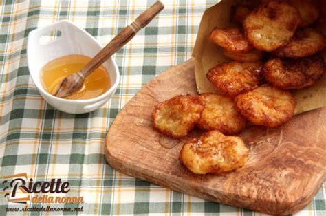 Frittelle Di Patate Dolci Con Miele E Zucchero Ricette Della Nonna