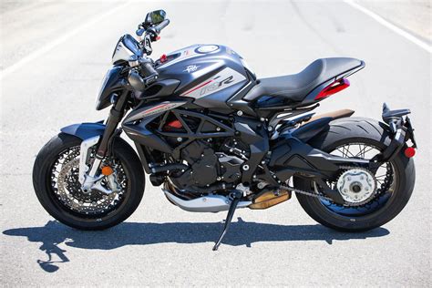 Mv Agusta Dragster Rr First Ride Review Sportbikes Inc Magazine