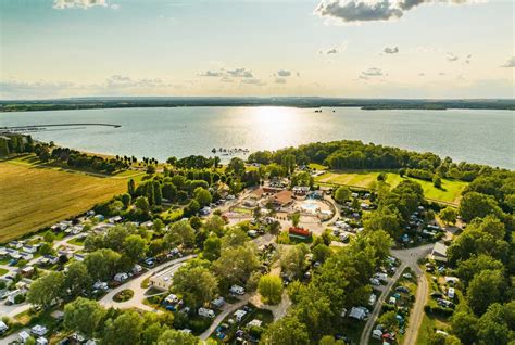 Camping Le Lac D Orient Mesnil Saint P Re H Bergements De Plein Air