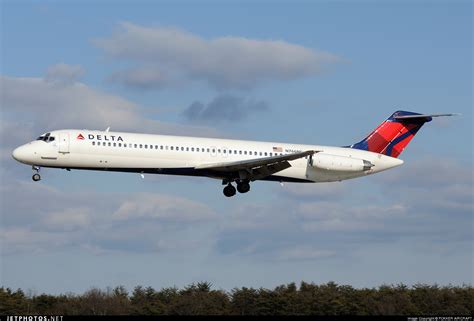 N766NC McDonnell Douglas DC 9 51 Delta Air Lines FOKKER AIRCRAFT