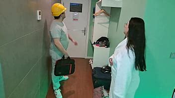 MILF Latina Hace Que El Manitas Del Hotel Gordito La Engrase Y Le Corra A Chorros XNXX