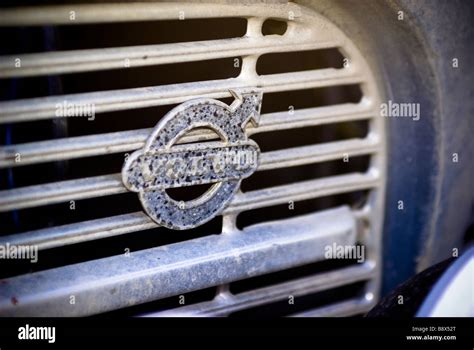 Volvo Badge Hi Res Stock Photography And Images Alamy