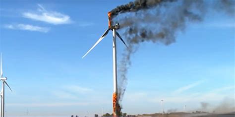 VIDEO | Turbine blazes at Warren Buffett-owned MidAmerican wind farm | Recharge