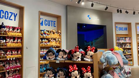 Photos Video Tour The First Walt Disney World Store In Orlando Including Vacation Club