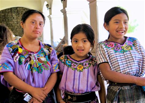 The Vibrant Women of Guatemala | Laurel Kallenbach