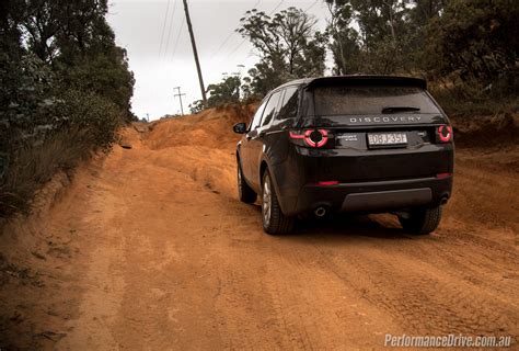 Land Rover Discovery Sport TD4 SE-off road – PerformanceDrive