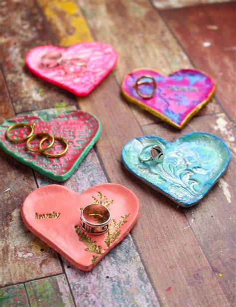 Pin by Yusuf Arslanoğlu on Desenler Valentine s day diy Diy clay