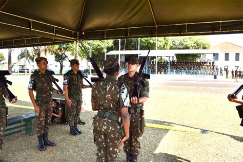 Soldados do 9º BPE recebem Instrução de Guarda ao Quartel