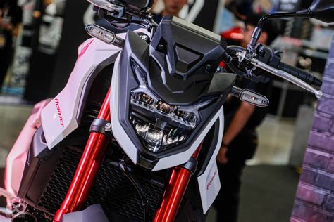 2023 國際重型機車展｜雙缸黃蜂388萬！honda Cb750 Hornet 台灣發表 Supermoto8