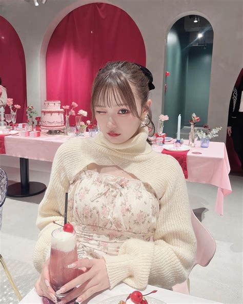 古澤里紗さんのインスタグラム写真 古澤里紗instagram「秘密のお茶会に🫖🍒🎀 Shefarofficial