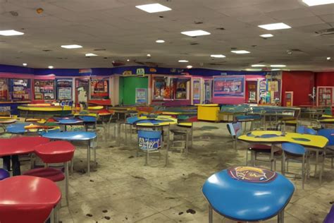 Chuck E Cheese Inside