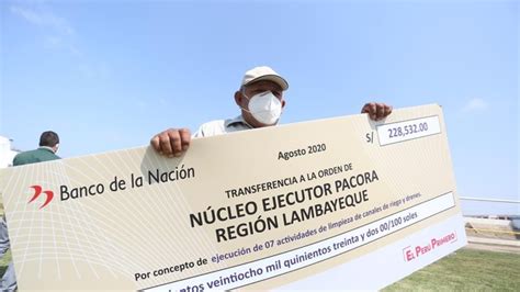 Ministro Jorge Montenegro entrega cheques por S 4 4 millones a núcleos