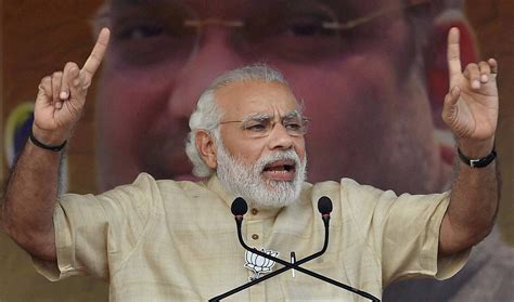 Pm Modi Earns Praise After Pausing During Speech In West Bengal On