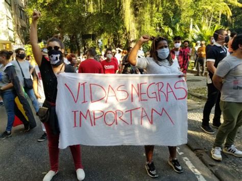 Protesto Vidas Negras Importam Re Ne Centenas Em Frente Ao Pal Cio Da