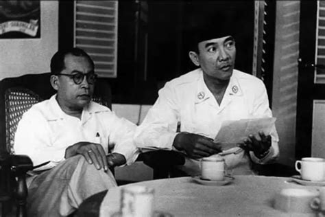 Dibantu Soekarno Hingga Beda Usia Seperempat Abad Begini Kisah Cinta