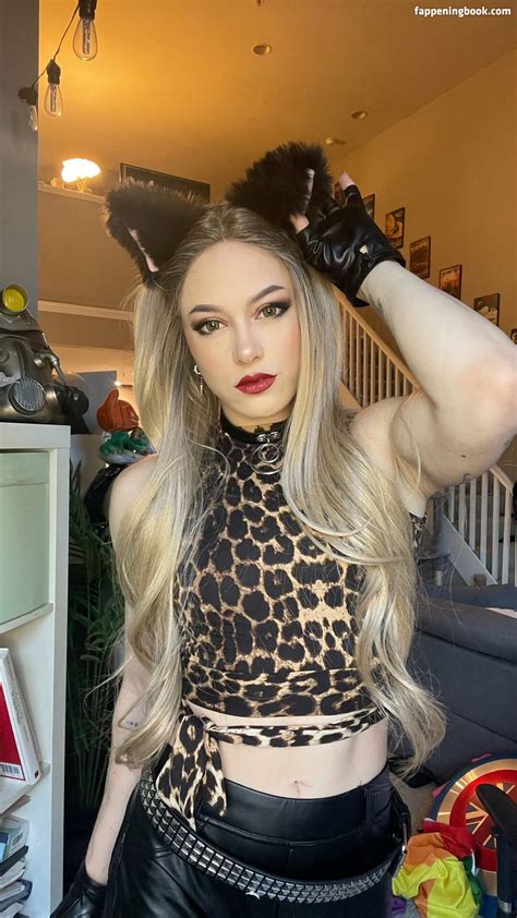 Claire Max Nude OnlyFans Leaks Fappening FappeningBook