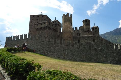 Il Castello Di Fenis E Una Tappa D Obbligo In Valle D Aosta