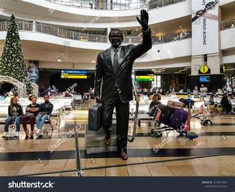 201 O R Tambo International Airport Images, Stock Photos & Vectors ...