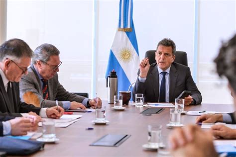 Sergio Massa Se Reunió Con El Gabinete Económico Y Con La Cúpula De La Cgt