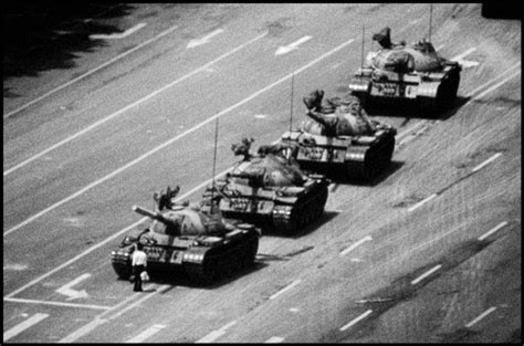 Les Photos Qui Ont Marqué Notre Histoire Lhomme De Tiananmen