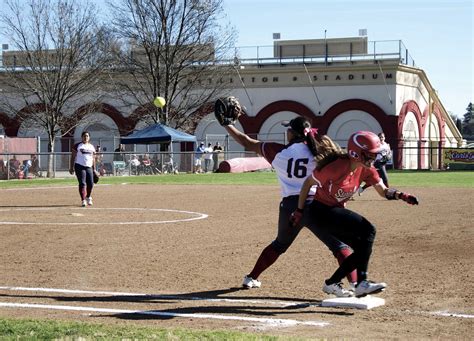 Wildcats softball team wins series, splits doubleheader on Saturday ...