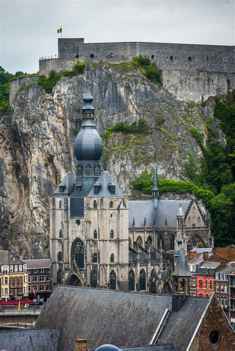 Iglesia De Notre Dame En Dinant B Lgica Imagen Editorial Imagen De