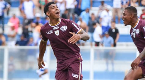 São Paulo monitora John Kennedy emprestado pelo Fluminense à