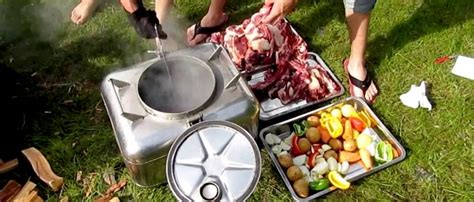 Khorkhog barbecue > Mongolian Traditional Food