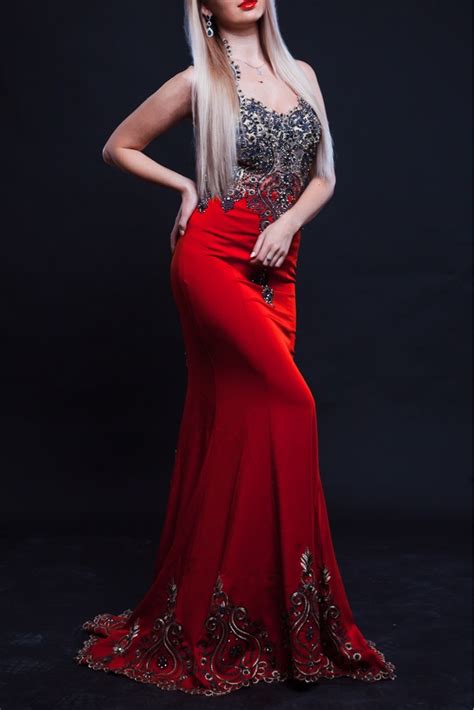 Amazing classic red dress, Women's Fashion, Dresses & Sets, Evening ...