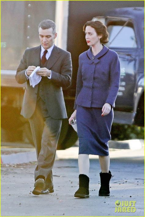 Emily Blunt Cillian Murphy Take A Break While Filming Oppenheimer The