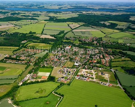 Berkenthin Von Oben Dorfkern Am Feldrand In Berkenthin Im Bundesland