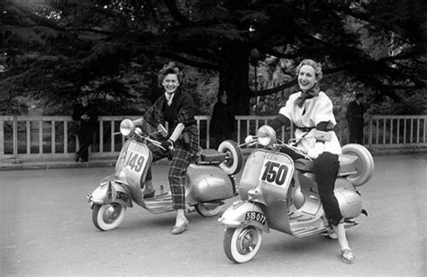 Girls And Machines Vespa Vespa Vintage Vespa Girl