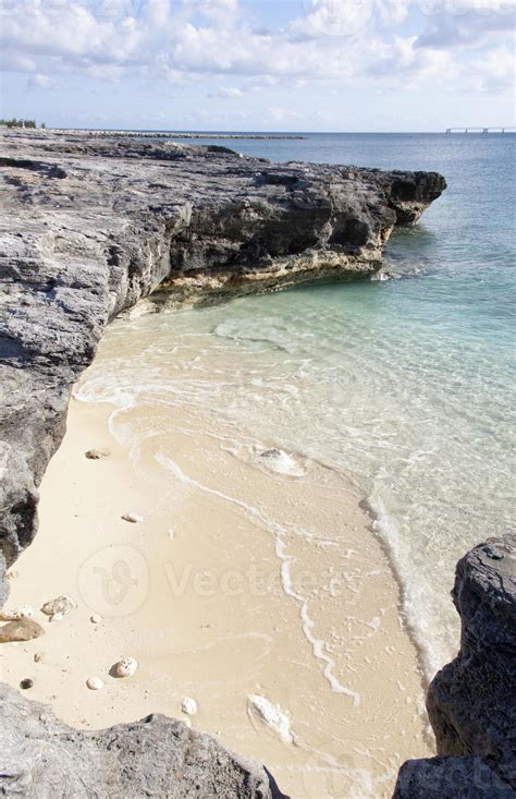 Grand Bahama Island Small Hidden Beach 18788361 Stock Photo at Vecteezy