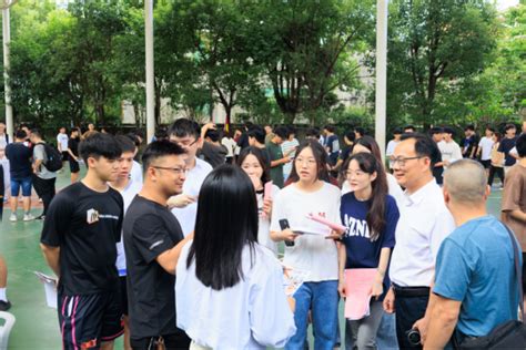 “匠心垒台，智向未来”——智能制造学院成功举办2025届毕业生专场招聘会 智能制造学院