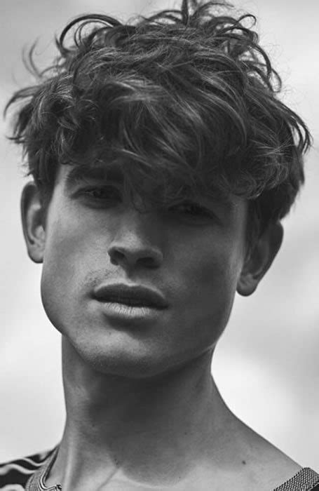 16 Men’s Messy Hairstyles For Spiffy Look - Haircuts & Hairstyles 2021