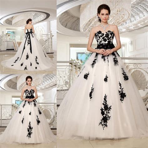 Gracefully Ball Gowns White And Black Wedding Dress Appliqued On Tulle Lace Up Back Full Length