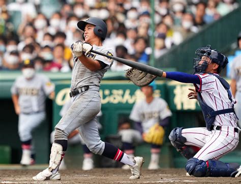 【甲子園】仙台育英が初優勝 悲願の大旗「白河越え」東北勢で春夏通じて13度目の挑戦で初v 高校野球夏の甲子園写真ニュース 日刊スポーツ