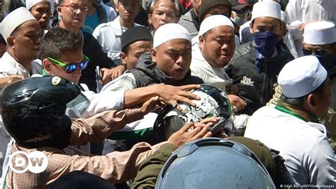 Kekerasan Agama Dan Ironi Islam Ekstrim DW 31 10 2016