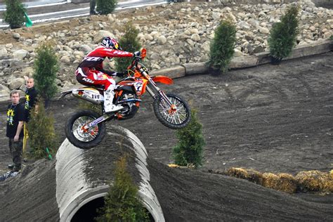 Enduro VI by malasana on DeviantArt