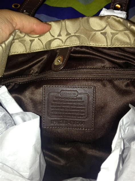Enter to win a Coach Ashley Signature Carryall Bag (ends 11/17)