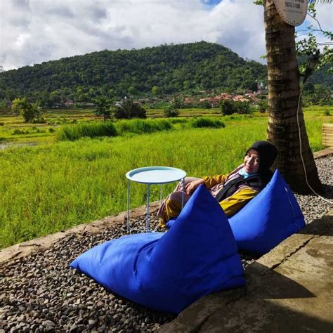 Potret Pesona Tepi Sawah Coffee And Food Sensasi Ngopi