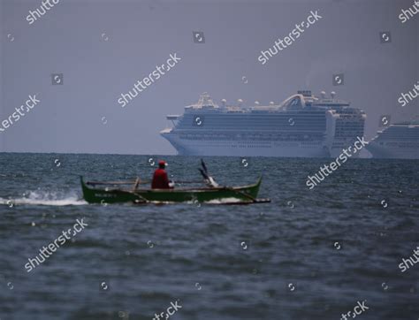 Filipino Fishermen On Boat Maneuver Near Editorial Stock Photo Stock