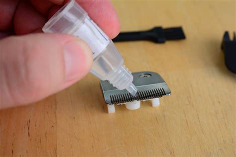 how to change wahl clipper blades