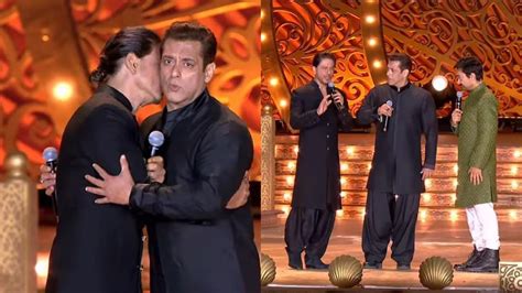 Shah Rukh Khan and Salman Khan pretend to fight on stage, Aamir Khan ...