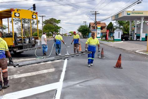 Prefeitura está finalizando obra na Av Brasil e faz pintura de solo na